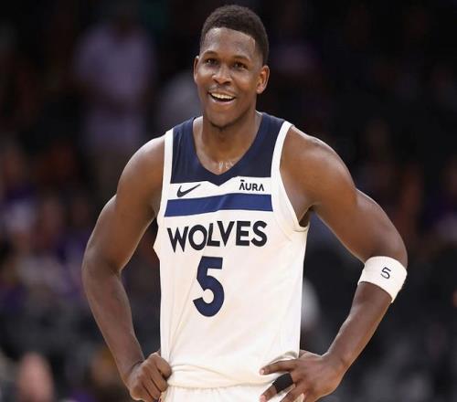 日职半场：图里奥抽射破门，京都不死鸟1-0神户胜利船（J1半场：图里奥抽射建功，京都不死鸟1-0领先神户胜利船）