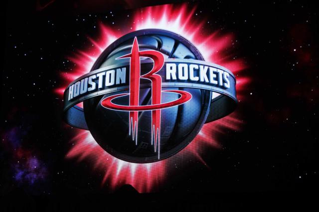 德罗西取热那亚生涯首胜，率队时隔239天再次意甲主场赢球（德罗西首胜热那亚，率队时隔239天再度在意甲主场取胜）