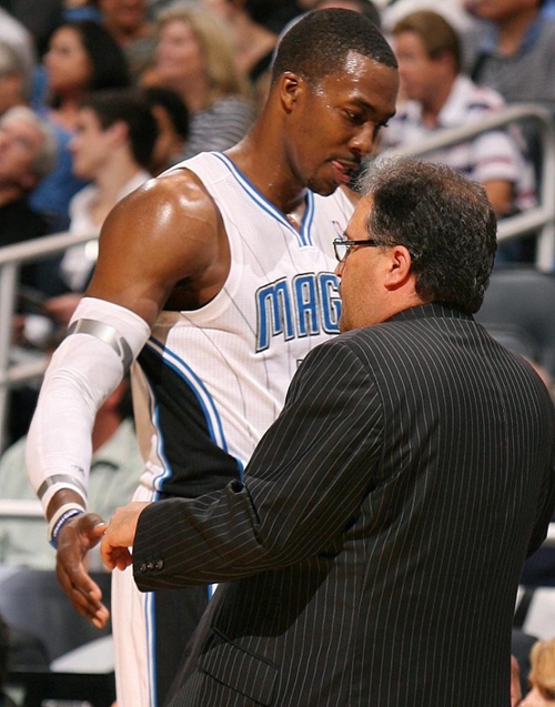 世体：弗里克对球队防守不满意，这赛季造越位成功次数少多了（世体：弗里克对防线表现不满，本季成功造越位次数大幅减少）