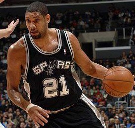 NBA焦点战：湖人客场逆转快船,（NBA焦点之战：湖人客场完成逆转击败快船）